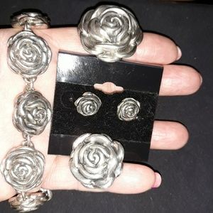 Beautiful Vintage Rose Set in Sterling Silver